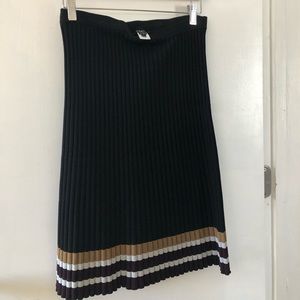 WORTH NY Pleated skirt.